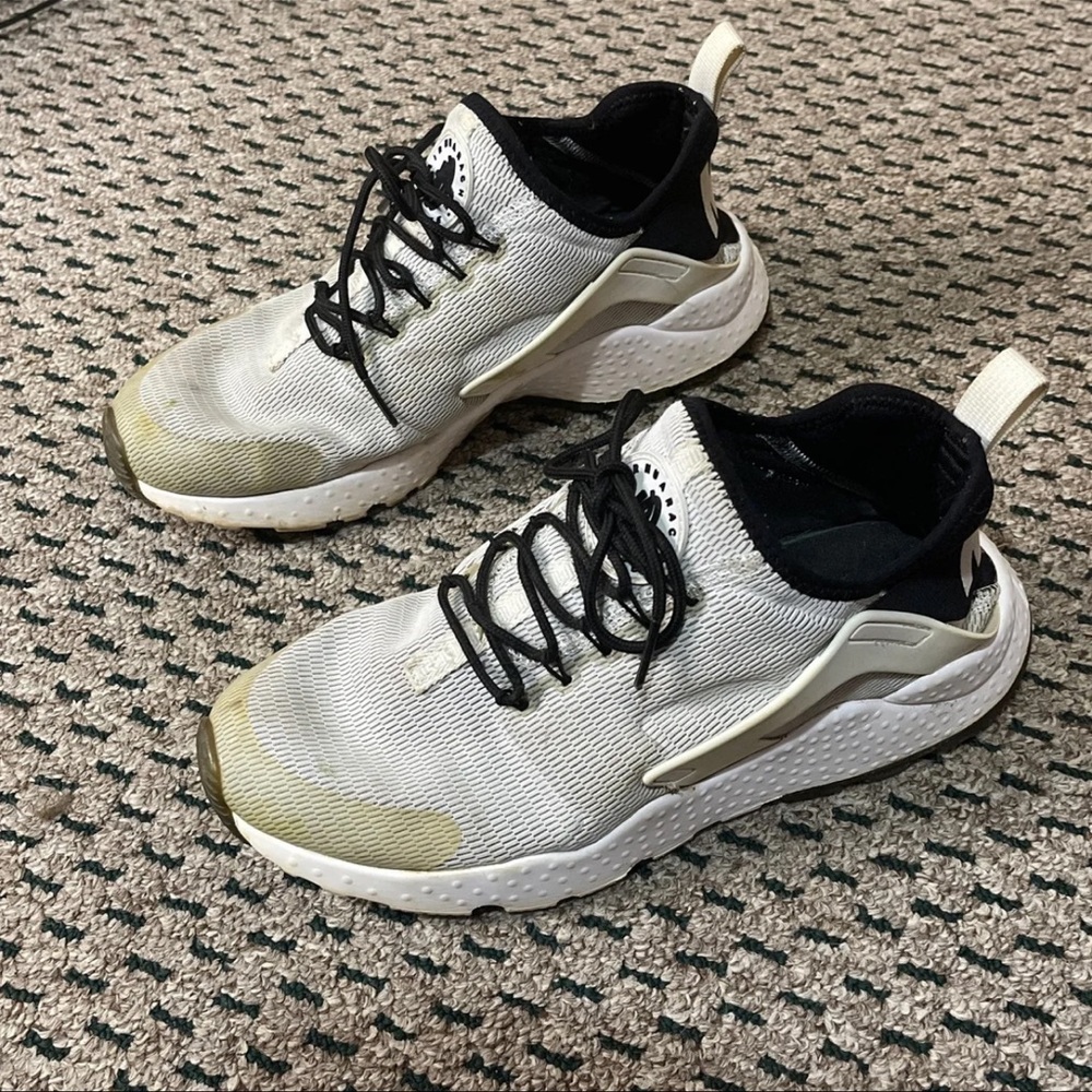 Nike Huarache size 8 Womens